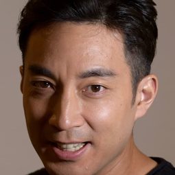 Tetsu Kayama 飾演 Kenichi Wako