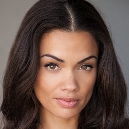 陶維亞·旦 - Dark Prophecy演員 飾演Sibby Dark