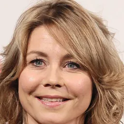 Anne Louise Hassing 飾演 Helle Friis