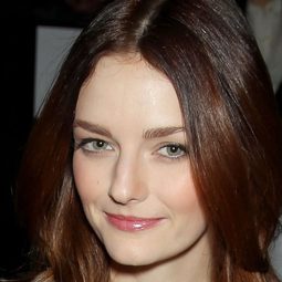 Lydia Hearst - Condition of Return演員 飾演