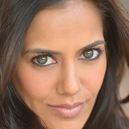 Sheetal Sheth 飾演 Self