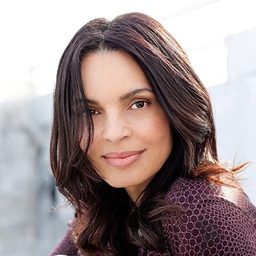 Siena Goines 飾演 Ruth Kelly