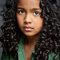 Delia Lisette Chambers 飾演 Zoe