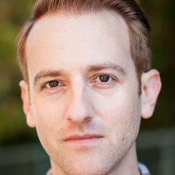 Bradley Grant Smith 飾演 Former Best Friend