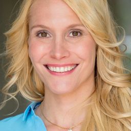 Mareile Moeller 飾演 Svea (voice)