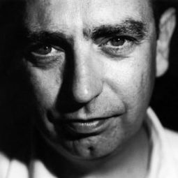 James Mackay 飾演 Self