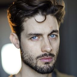 Ed Cooper Clarke - 貯藏者演員 飾演Brad