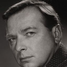 George Pravda 飾演 2nd German Officer at French Farm