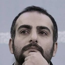 Hamed Komeili 飾演 Garo