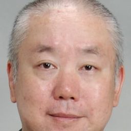 宮田浩徳 飾演 Narrator, Sushi Changer, Inromaru (voice)