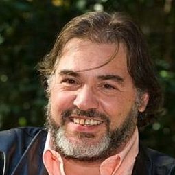 Stefano Ambrogi - 等待黎明 2演員 飾演Camionista