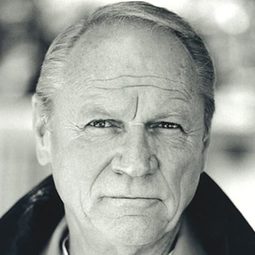 Conrad Bachmann 飾演 Jim - The Doctor