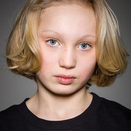 海倫娜·澤格爾 飾演 Benni