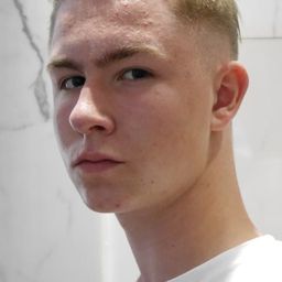 Vincent Wiemer 飾演 Julius