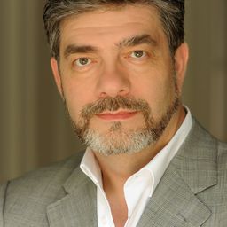 Franz-Josef Selig 飾演 Himself