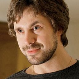 Sergey Peregudov 飾演 Pasha