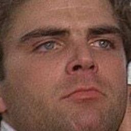 Stefano Mingardo 飾演 Klaus Nemnez