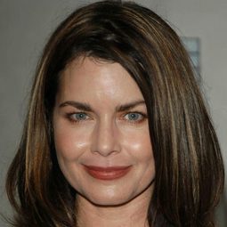 Mitzi Kapture - 乞丐也瘋狂演員 飾演Edie Roberts