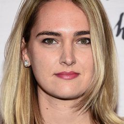 Jena Friedman 飾演 Daisy the Bartender