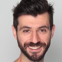 伊吉特·卡基爾 - 爸爸的小提琴演員 飾演