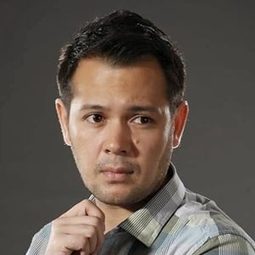 克里斯多福·羅薩斯 飾演 Alex's Dad