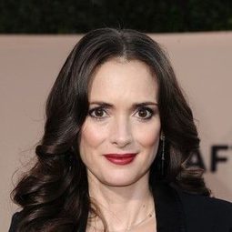 雲露娜維達 飾演 May Welland