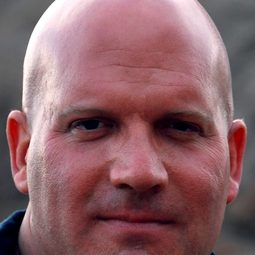 大衛蘇保洛夫 - 火花演員 飾演Driver