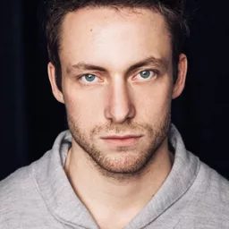 康拉德·艾勒里克 飾演 Tytus