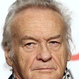 史高林莫斯基 - 復仇者聯盟演員 飾演Georgi Luchkov