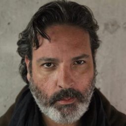 João Craveiro 飾演 