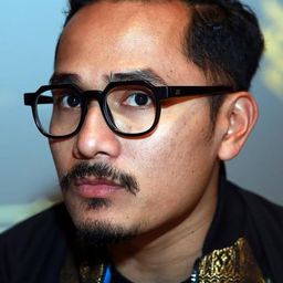 譚達·吉廷 飾演 Semaoen