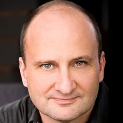 David Mackay 飾演 Drug Store Clerk