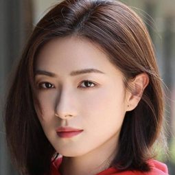 萬茜 飾演 Qiao Lan