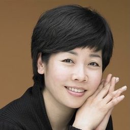 Kim Mi-hwa 飾演 Self