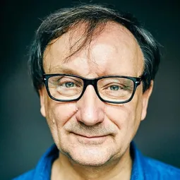 萊納·波克 - 勇武搬運工演員 飾演Walter Scholl