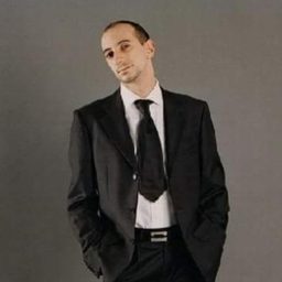 Paolo Sena 飾演 Prof. Rosini