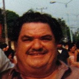 Luis Guevara 飾演 Fisherman