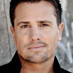 Alfonso Losa 飾演 Marco