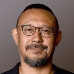 姜文 飾演 Pocky Zhang