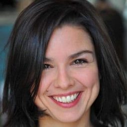 Sixtine Aupetit 飾演 Self - Guest