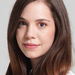 姜蘇·克魯古 飾演 Kübra