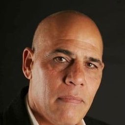 Uri Gavriel 飾演 Sammy Ben-Tovim