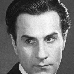 Vladimir Zeldin 飾演 Old Justice Wargrave