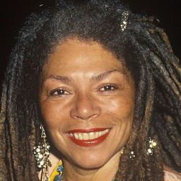 Rosalind Cash 飾演 Creola Waters