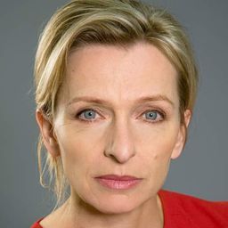 Tine Joustra 飾演 Aaltje