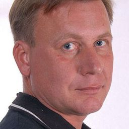 Oleg Trifonov - Assassins Run演員 飾演businessman in a strip bar