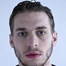 戴米恩·查伯雷 - 與神同行的少年演員 飾演Pierre