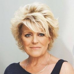 西蒙娜·克萊斯瑪 飾演 Marla