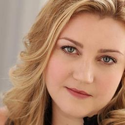 Meredith Holzman 飾演 Darlene