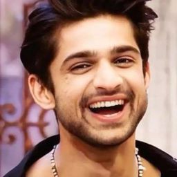 Abishek Kumar 飾演 